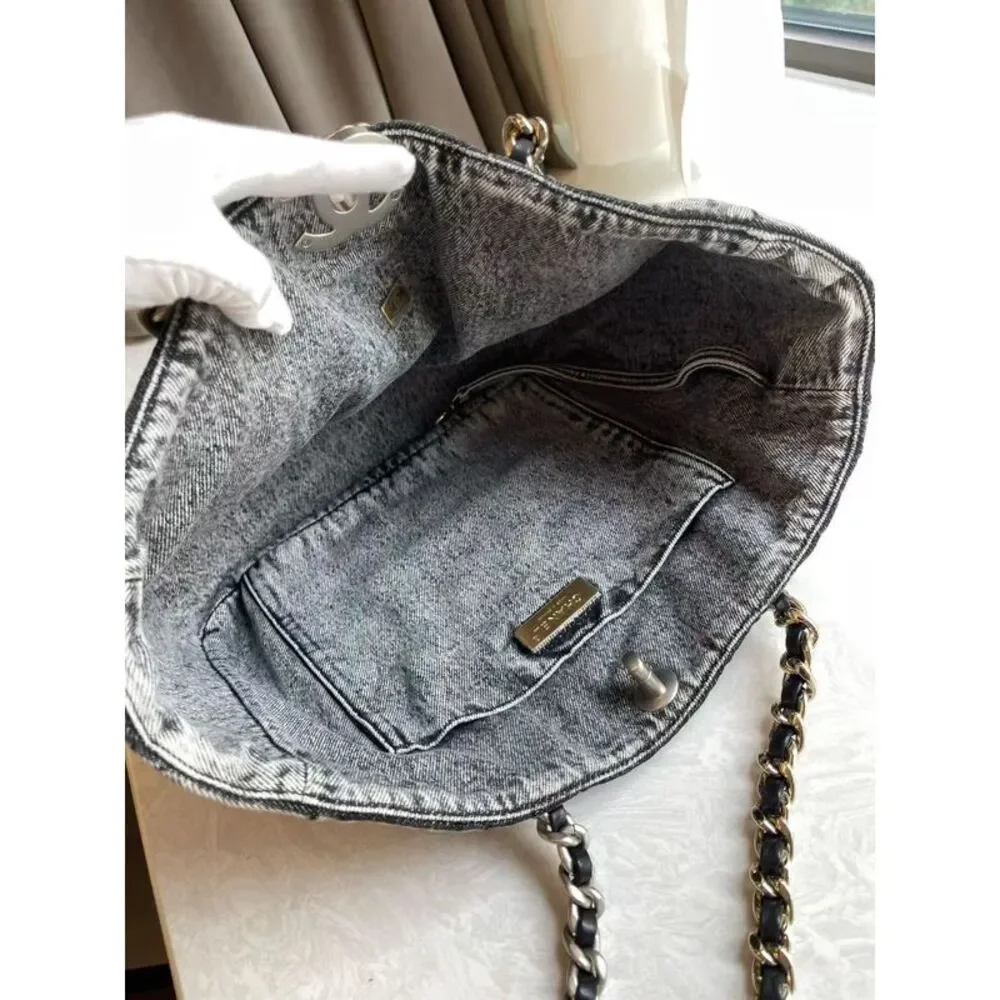 Chanel Women Pre-Loved Bag Very Good Condition